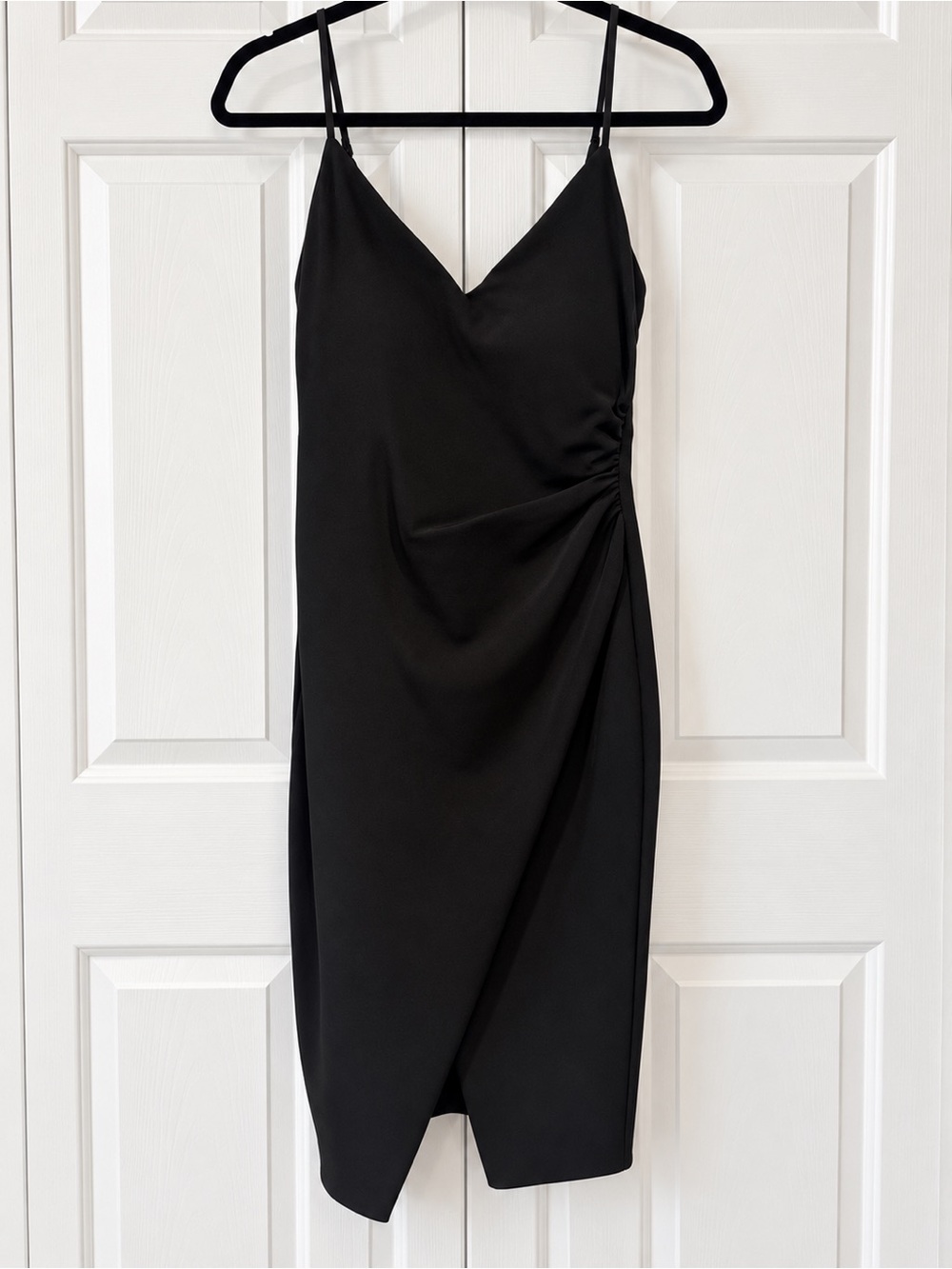 Black Halo Bowery Sheath Black Ruched Dress Size 2 NWT